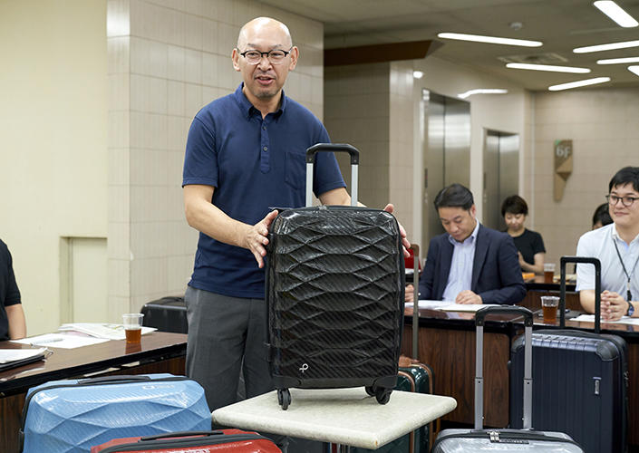 1908suitcase_06.jpg