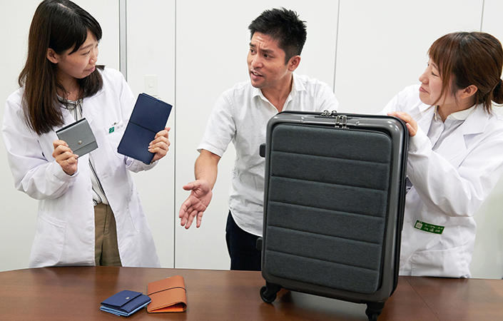 1910suitcase_25.jpg