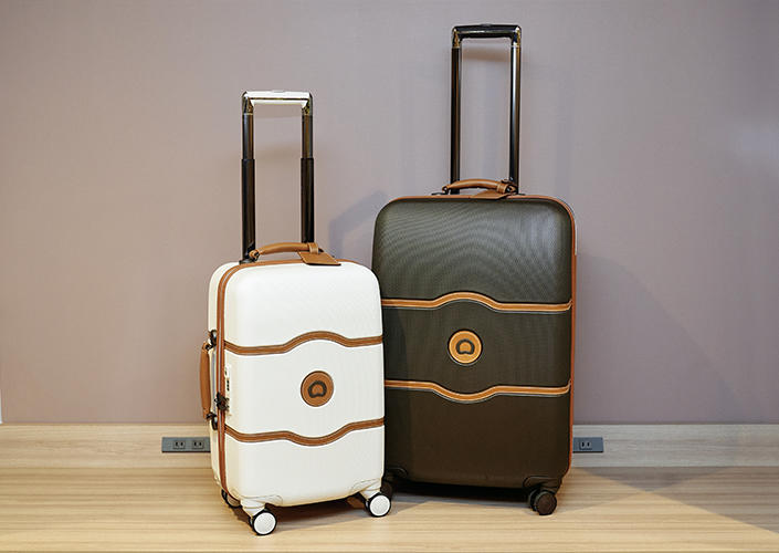 2003suitcase_13.jpg