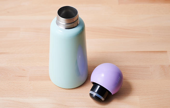 2005_bottle_02b.jpg
