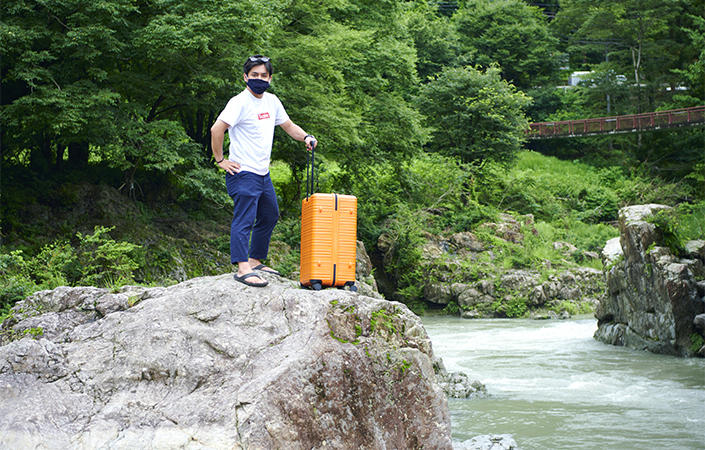 2007suitcase_01.jpg