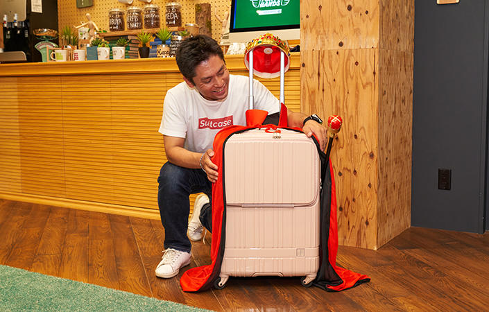 2012suitcase_03.jpg