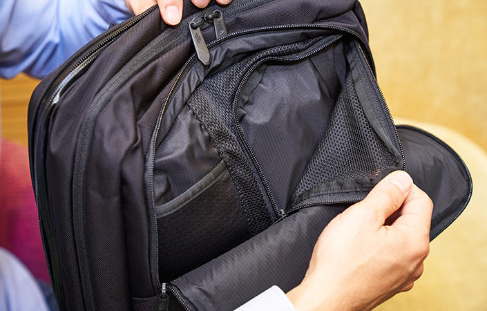 2012suitcase_11.jpg