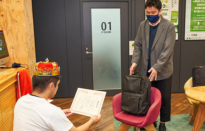 2012suitcase_17.jpg