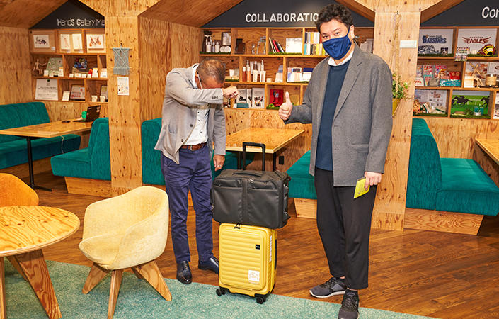 2012suitcase_23.jpg