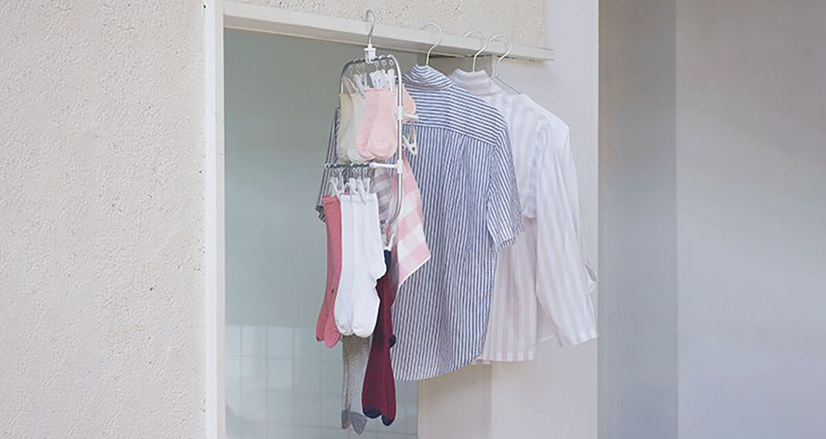 部屋干しの臭いやカビ対策、おすすめの部屋干しグッズをご紹介