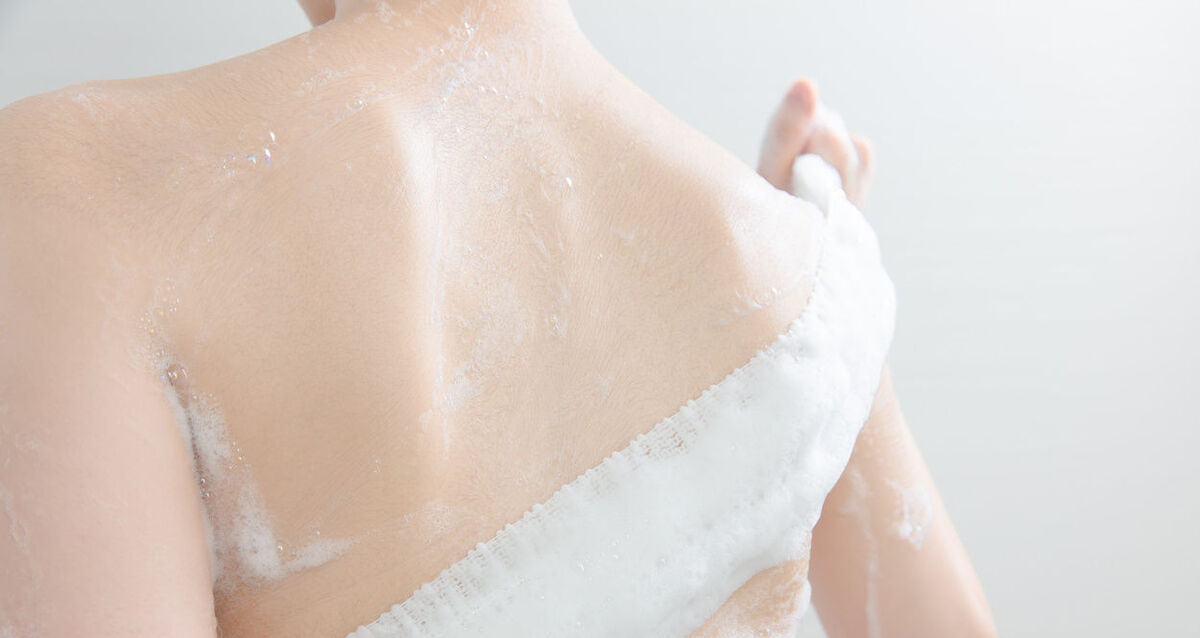 ボディタオルで体を洗うメリットは？素材の選び方からおすすめの洗い方までご紹介