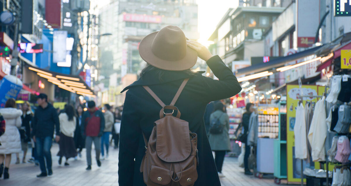 近年、海外旅行先として人気が高い「韓国」。本記事では、韓国旅行に必要な持ち物をご紹介します。