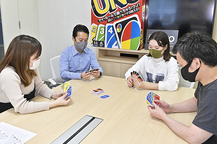 2104_uno_06.jpg