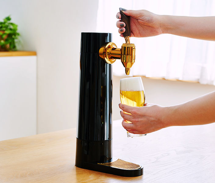 2106_drinking-at-home_03.jpg