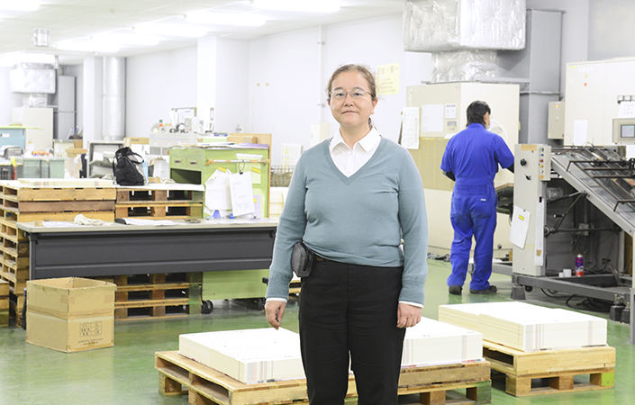 NOLTYカレンダー工場を見学する大瀬
