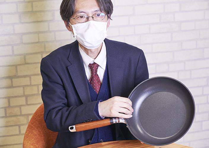 2203_HM-alumi-frying-pan_09.jpg