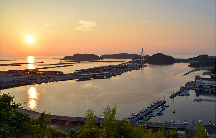 今朝の浜で描く未来　島根の海
