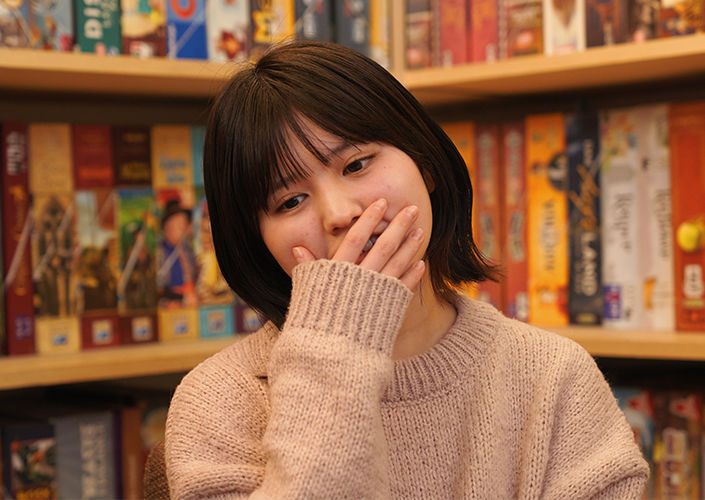 理解できない様子のレイラさん。