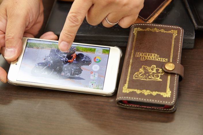 レザークラフトをはじめたのは趣味のバイクがきっかけ