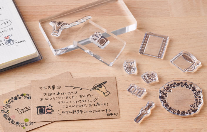メッセージカードにクリアスタンプを押す