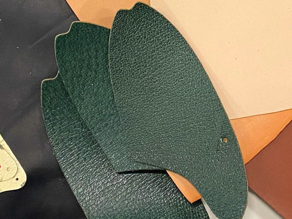 革の端材アイデア②ピアス