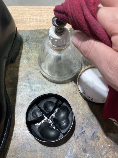 クロスに水をつける.JPG