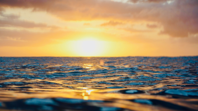 Positive Affirmation Aesthetic Sea Sunset Desktop Background.png
