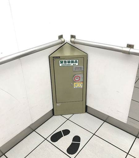 ume06　大丸のエレベーター内.jpg