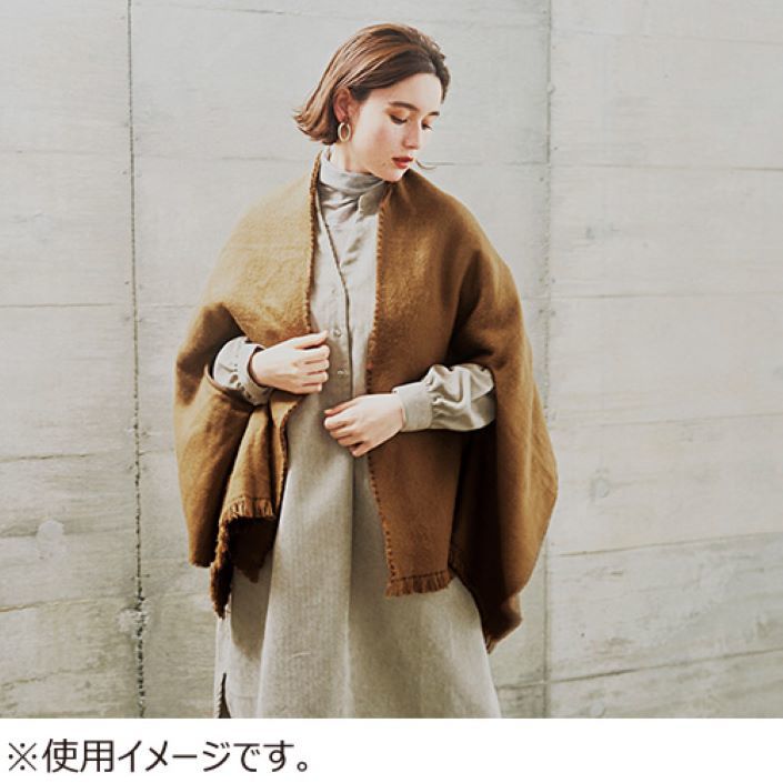 2WAYリバーシブルケープストール(使用イメージ①）.jpg