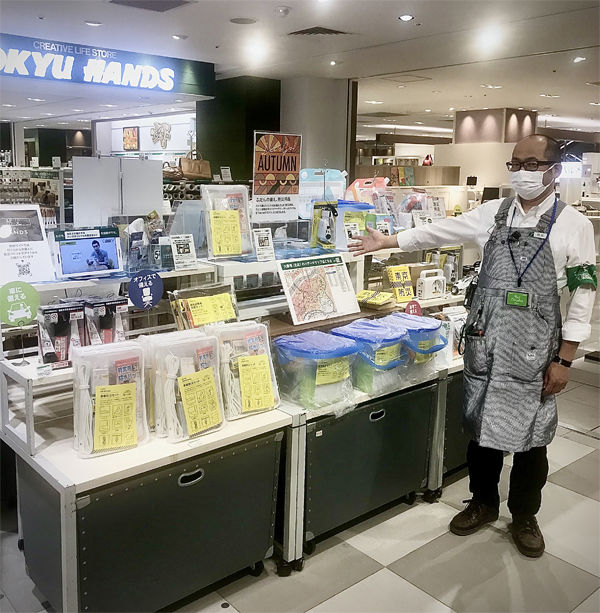 ume防27　防災ｽﾃｰｼﾞ前の店主.jpg