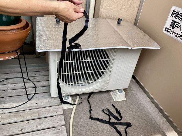 umeパネル06  ベルトを下から回す.jpg