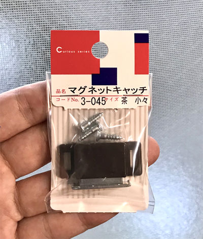 ume窓画像１９　マグネットキャッチ.jpg